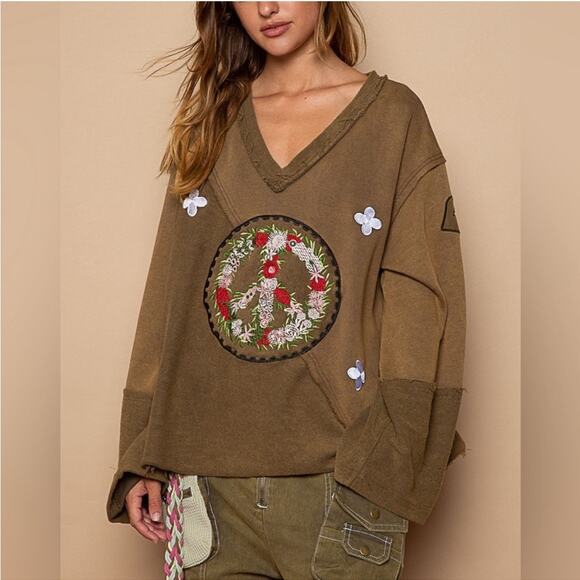 422 POL Brown and White Peace Sign Cozy Oversized Sweatshirt - Picture 5 of 6
